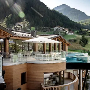 - Alpine . Luxury . Life ***** Sölden