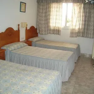 hostal-el-cisne.catalonia-hotels.com/