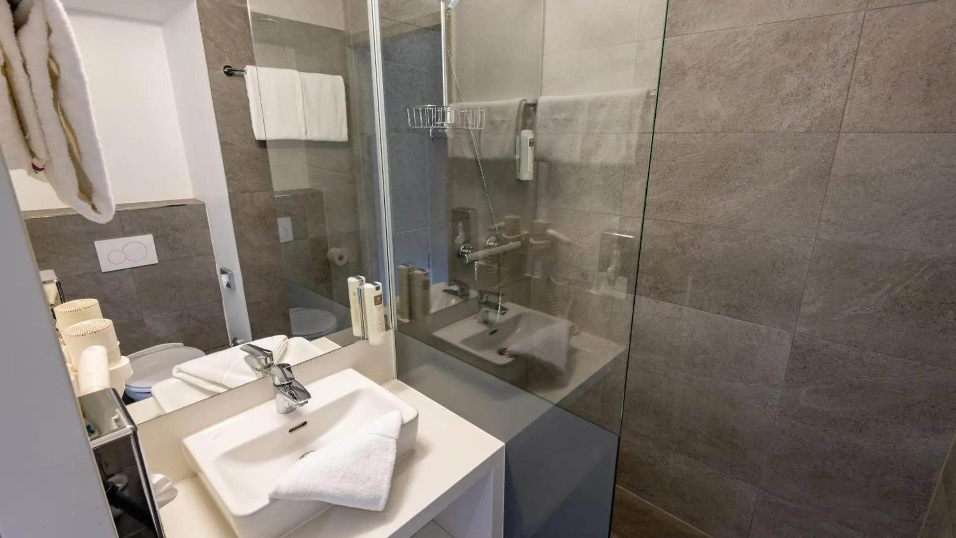 ***  Hwest Hotel Hall in Tirol Oostenrijk